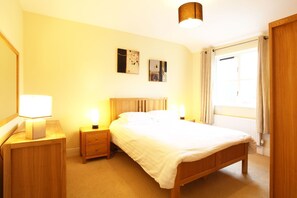 独立别墅 | 4 多间卧室、高档床上用品、特色装修、特色家居