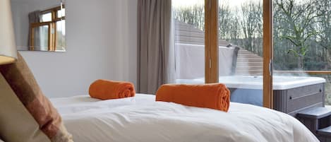 4 bedrooms, free WiFi, bed sheets