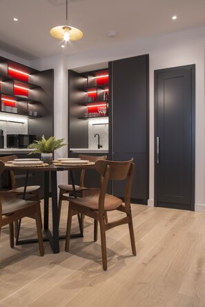 Interior - London Islandic One Excel - O2 - Parking (London)