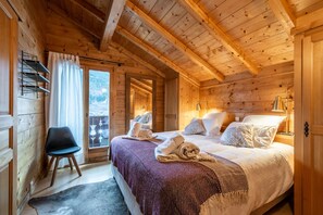 6 bedrooms, internet, bed sheets