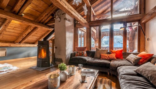 LA FERME DE MARGOT-Unique 5-br Renovated Farmhouse