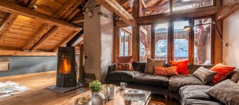 LA FERME DE MARGOT-Unique 5-br Renovated Farmhouse