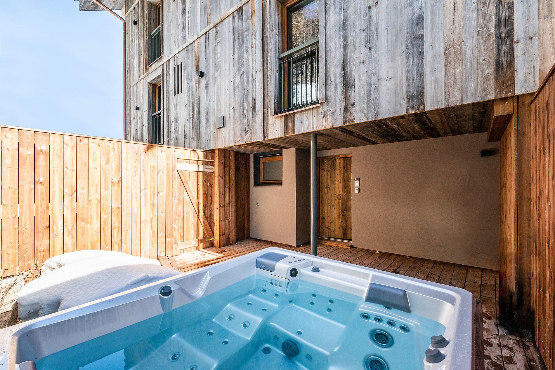 Bain à remous extérieur