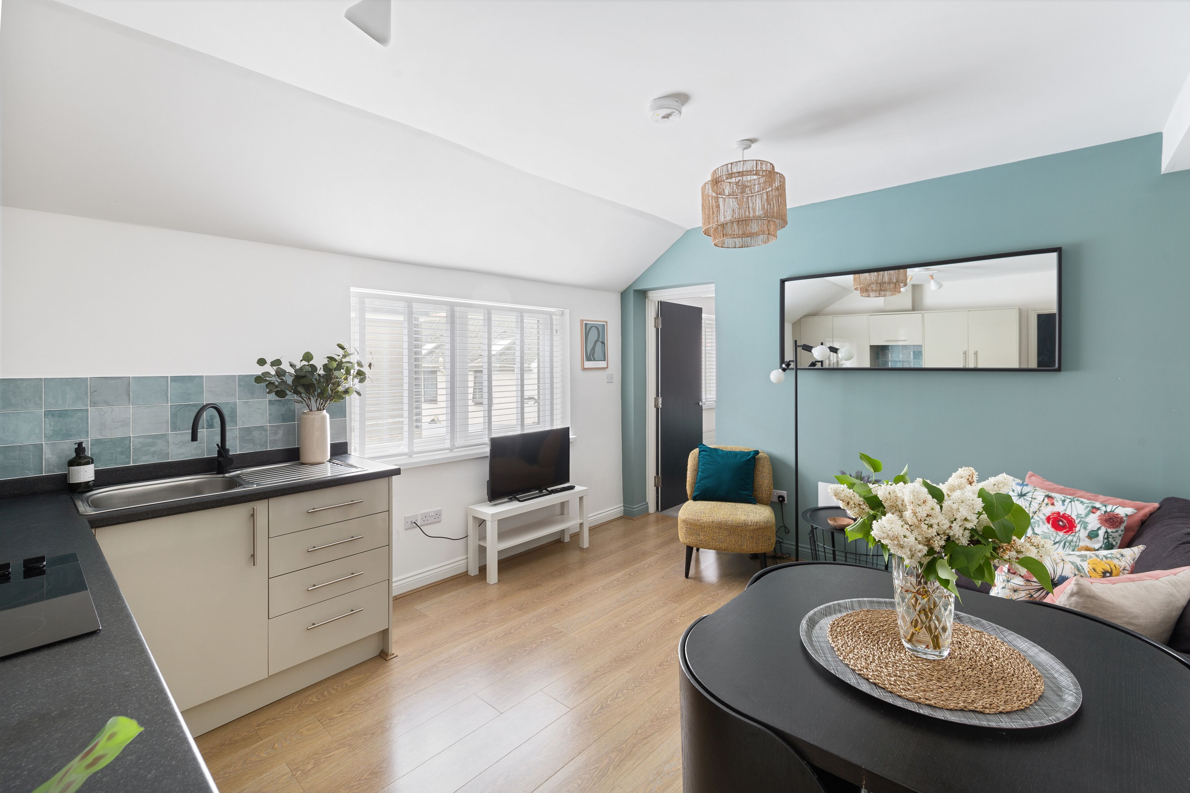 Apartamento design, 1 cama de casal, para não fumantes | 1 quarto, roupas de cama premium, individualmente decorados