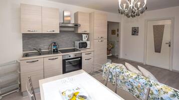 Kühlschrank, Ofen, Herdplatte