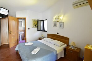 1 bedroom, free WiFi, bed sheets - Apartment Vedrana4 Umag near the sea WiFi parking garden trolleys (Umag)
