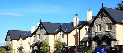 Deluxe House | Exterior