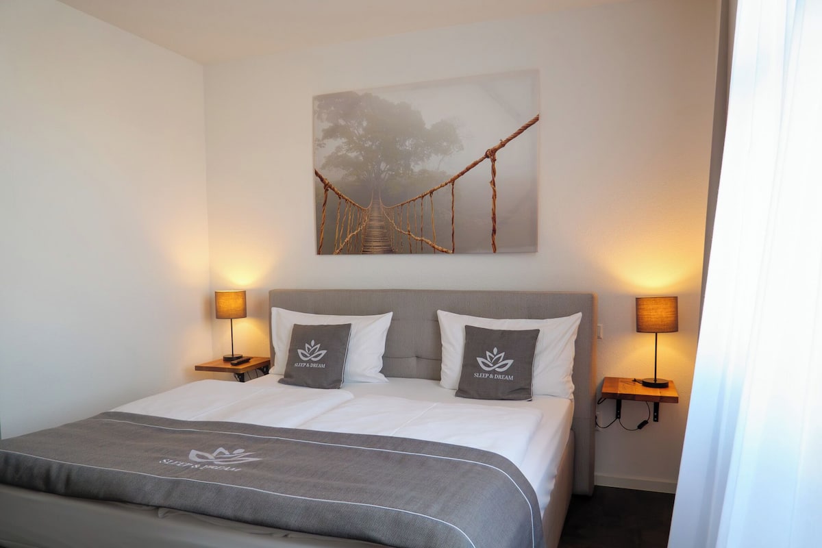 Chambre Double Deluxe | 1 chambre, coffres-forts dans les chambres, bureau, rideaux occultants