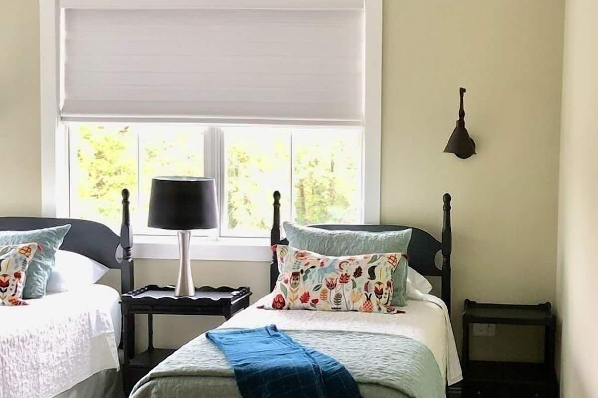 Decoración personalizada, muebles diferentes y wifi gratis