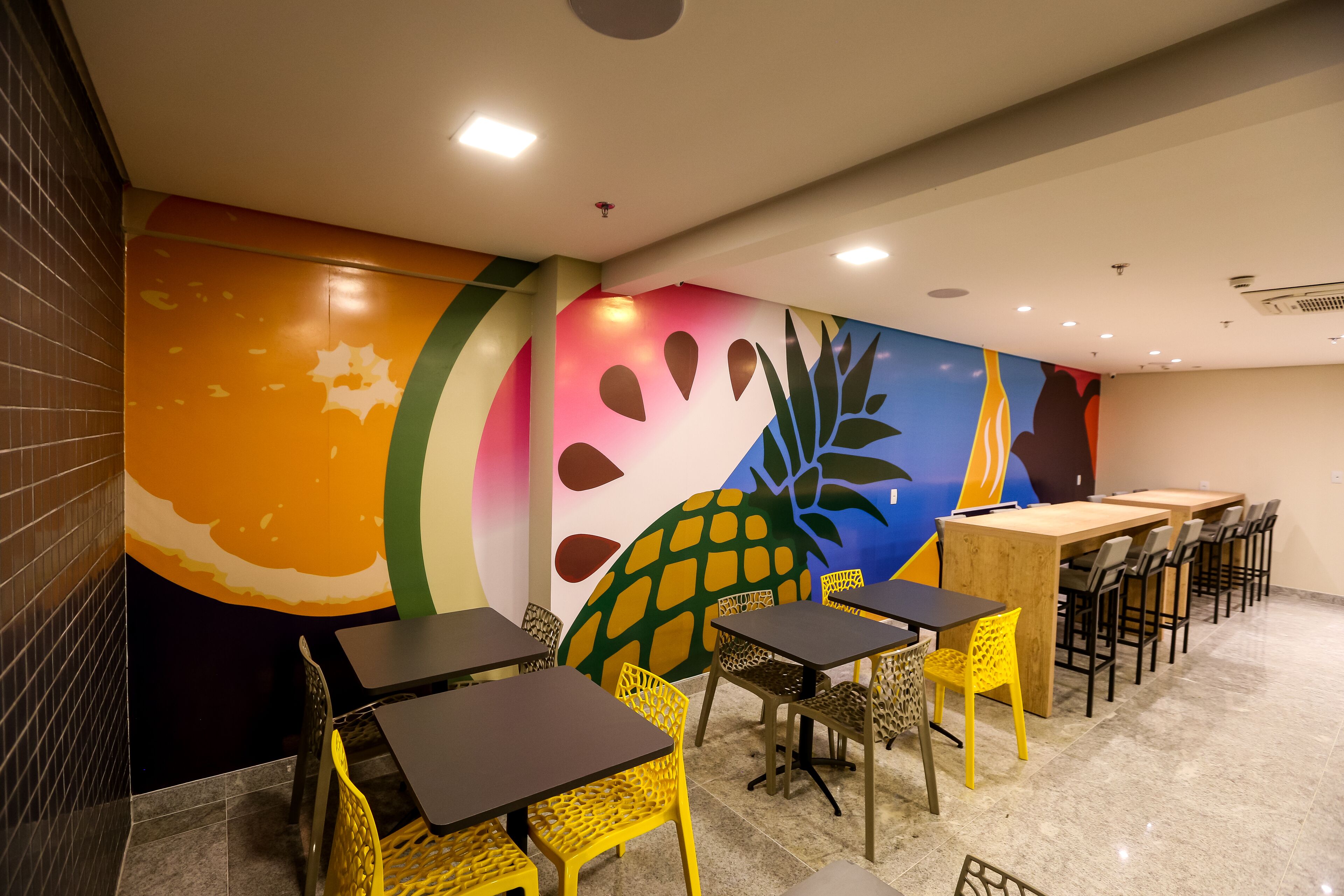 lunch and dinner served