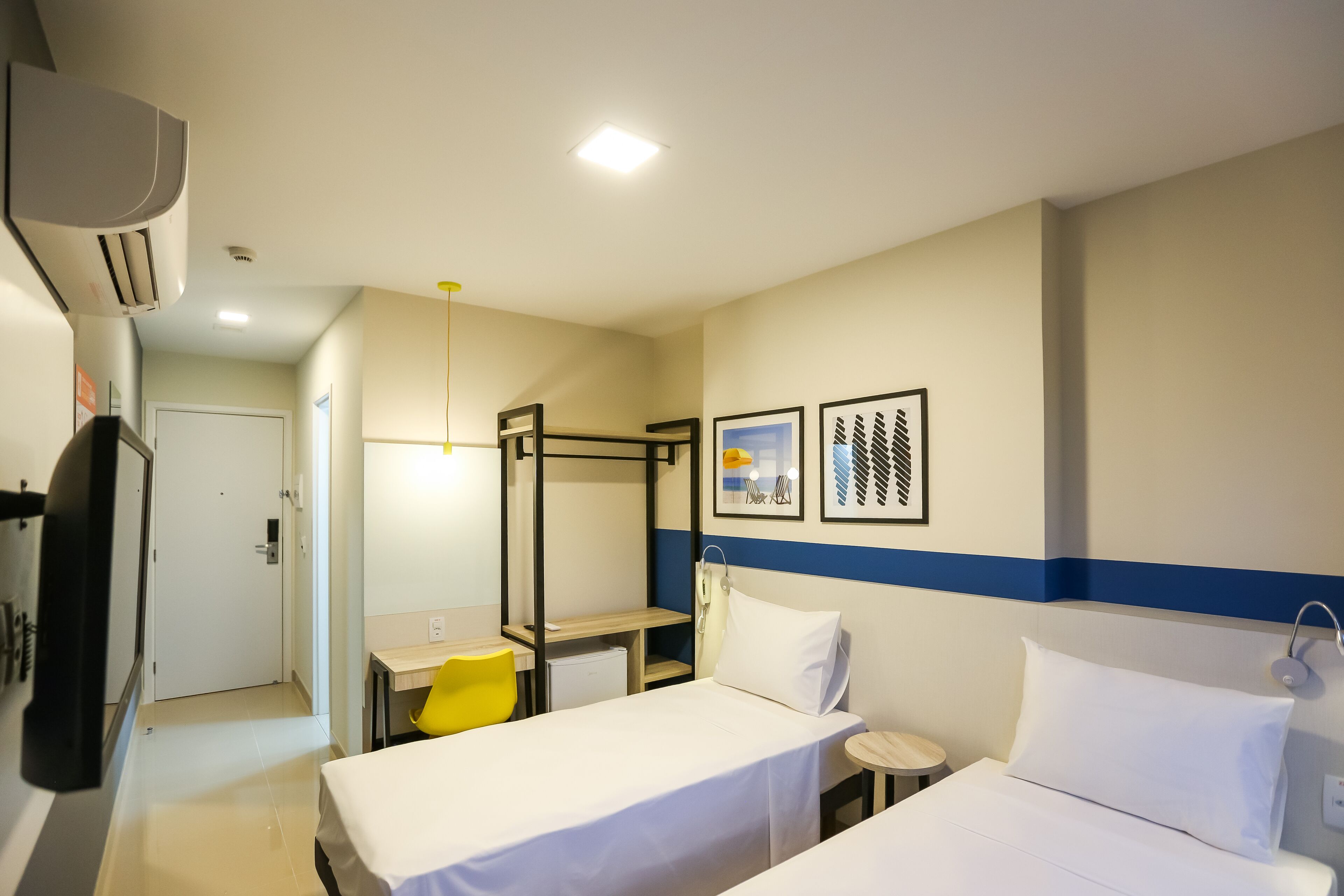 standard twin room | minibar, blackout curtains, free wifi, bed sheets