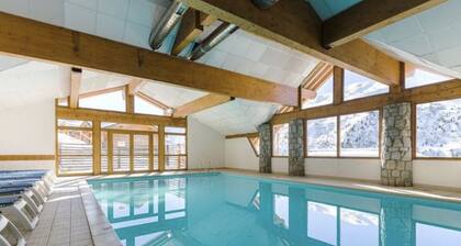 Chalet 10 ihmistä rinteiden juurella - uima-allas