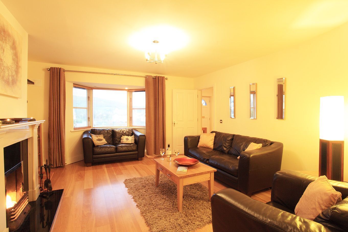 ハウス | リビングルーム | テレビ、暖炉