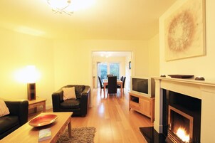 House | Living room | TV, fireplace