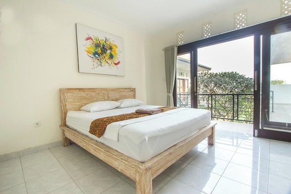 Standard Double Room, Balcony | Desk, free WiFi, bed sheets