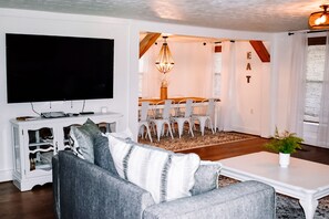 Smart TV, fireplace - Come relax with us at our fully restored farm house. (Sevierville)