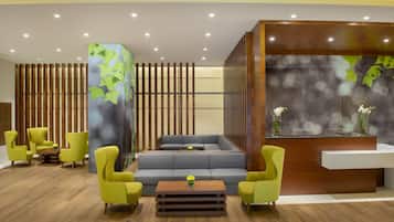 Coin salon dans le hall