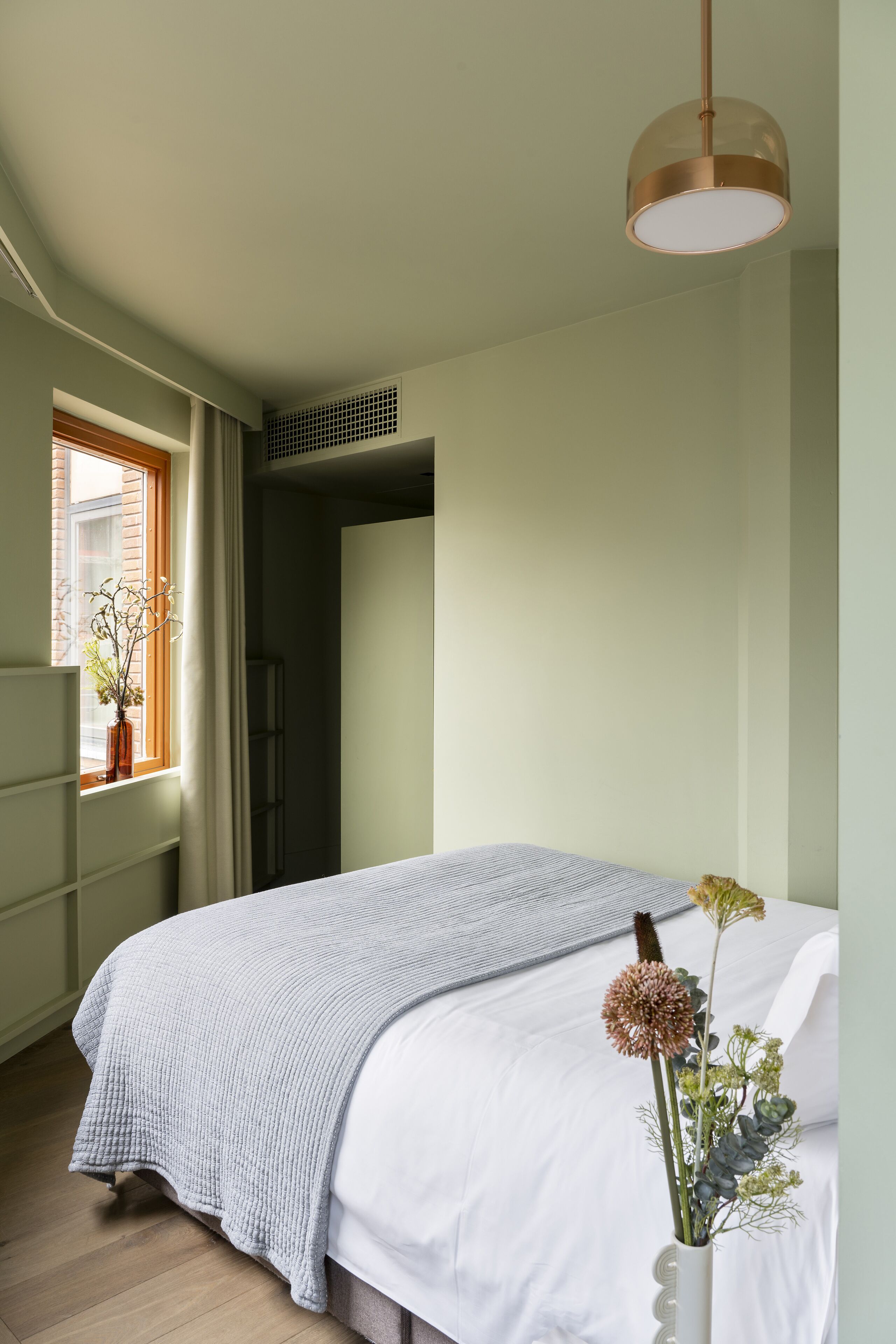 River Suite | In-room safe, desk, laptop workspace, blackout drapes