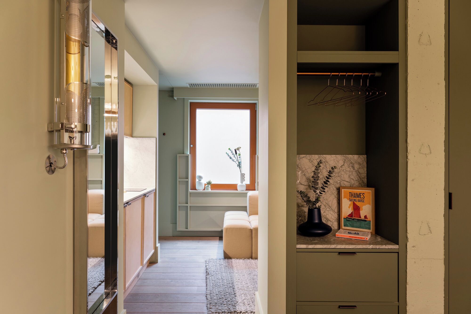 City Studio | In-room safe, desk, laptop workspace, blackout drapes