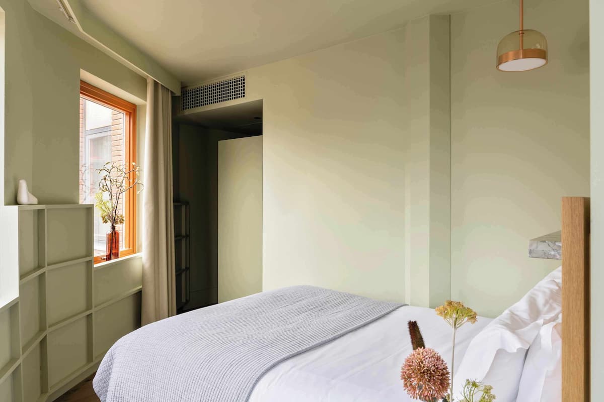 Suite, Flussblick (River) | Zimmersafe, Schreibtisch, laptopgeeigneter Arbeitsplatz