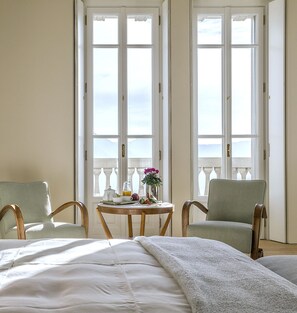 8 habitaciones y wifi 