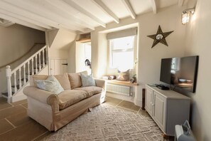 TV, fireplace, offices - North View cottage. Shaldon village. (Shaldon)