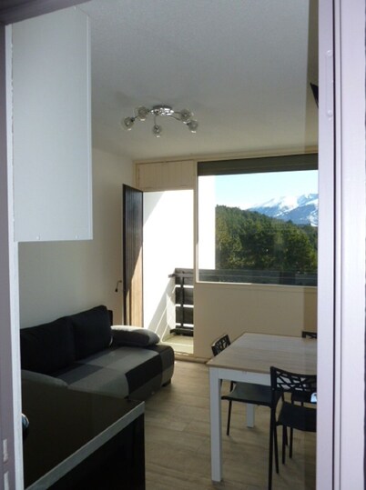T2 renovated apartment in the heart of the mountain