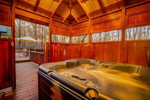 Indoor spa tub