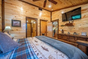 4 bedrooms, travel cot, Internet, bed sheets