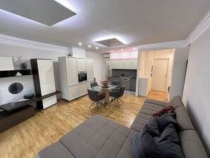 Leilighet – comfort | Dundyner, minibar, safe på rommet og lydisolert