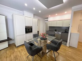 Appartamento Comfort | Cucina privata | Macchina per tè/caffè, bollitore elettrico
