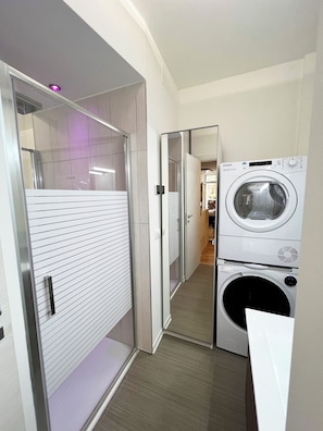 Comfort Apartment | Bathroom