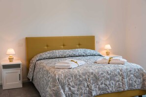1 bedroom, iron/ironing board, travel cot, free WiFi - Nonna Vittoria Apartment (Salerno)