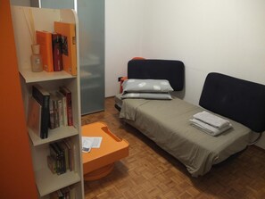 مكتب وستائر تعتيم ومكواة/لوح كي وواي فاي مجانًا