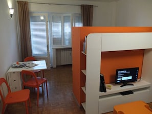 Triple Room, Shared Bathroom (Arancio) | Room amenity - i Ricci 3 Stanze (Monfalcone)