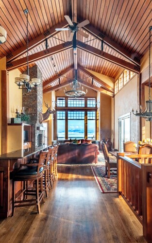 Incredible Luxury home with Stunning views of Grand Teton Mountains and Valley