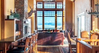 Incredible Luxury home with Stunning views of Grand Teton Mountains and Valley