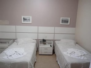 Minibar, desk, free WiFi, bed sheets - Hotel Capri (Medianeira)