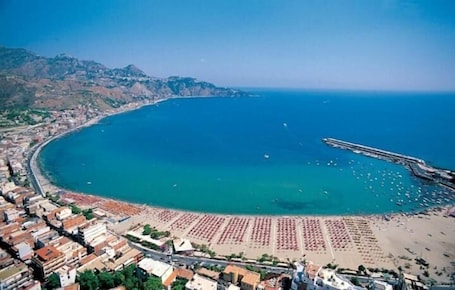 En la playa, arena blanca