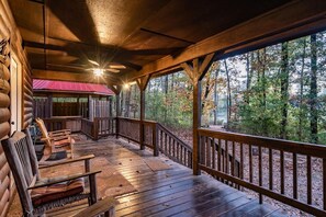 Terrace/patio - "Paradise in the Woods" luxury cabin on Private shared fishing Pond! (broken bow)