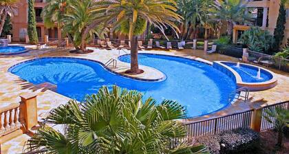 Free Beach Service, Steps to Beach, Pet-Friendly, Pool