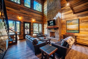 Fernseher, Kamin, Tischfußball