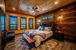 5 bedrooms, iron/ironing board, Internet, bed sheets