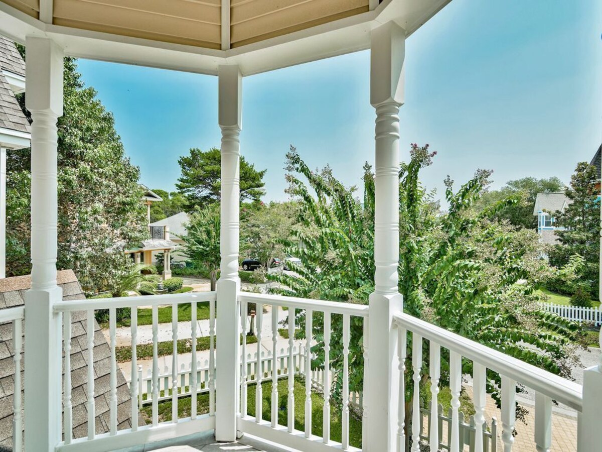 Photo 34 of Walk to Beach • Pet-Friendly • BBQ Grill • Golf Cart for Rent • Destin Area
