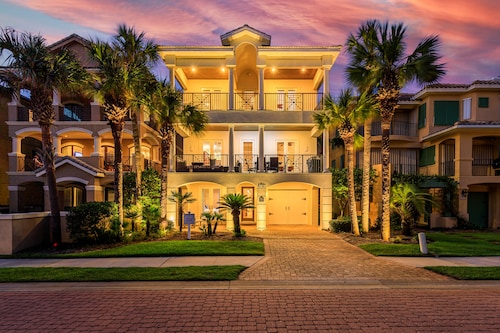 Playa Del Mar | Front Row Beach View | 6br ylellinen koti | Hissi | 2 pelihuonetta