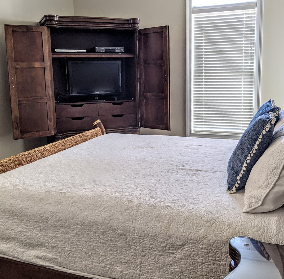 Photo 27 of Luxury Family Home with Sunset & Beach Views | Game Room & Spacious Living