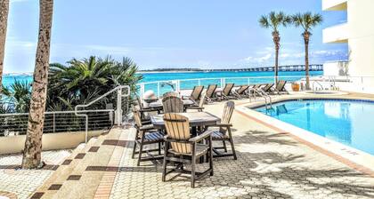 Pelican Point | Feuerwerk Ansichten | Strandfront | Pool | Whirlpool | Privatstrand | Wassertaxi