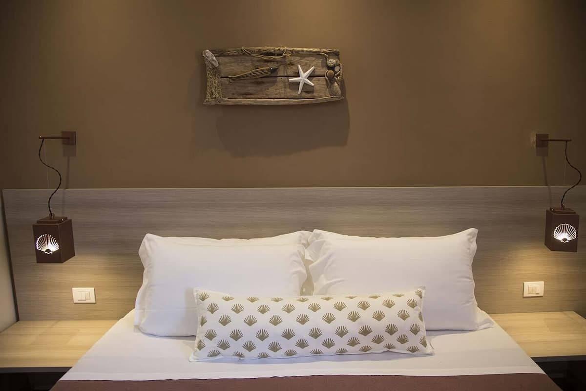 Minibar, desk, iron/ironing board, free WiFi
