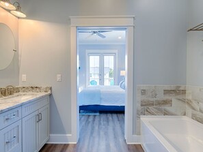 6 Schlafzimmer, Bügeleisen/Bügelbrett, kostenloses WLAN, Bettwäsche