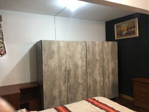 1 bedroom, iron/ironing board, WiFi